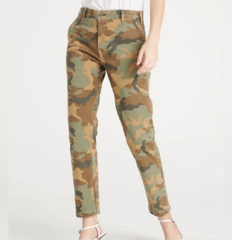 NWT Anthropologie CQY Jungle Camo Straight Leg Jeans
